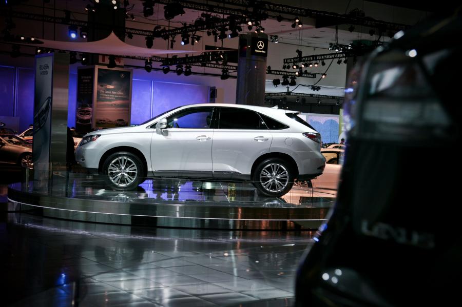  Lexus RX450h 2009 года  (фото 43 из 174)